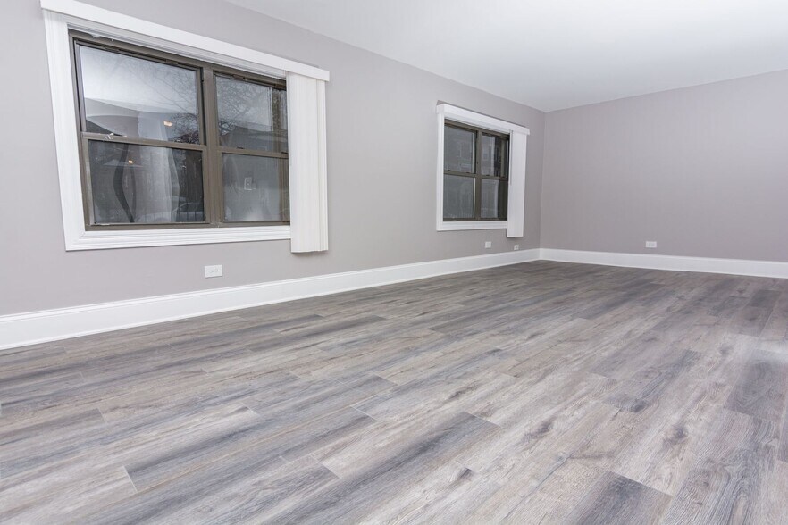 Building Photo - 7620 S Stewart Ave