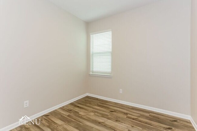 Building Photo - 2026 Delta Downs Dr