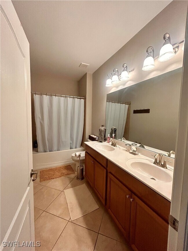 Building Photo - 2766 Via Piazza Loop