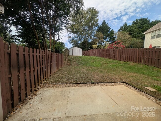 Building Photo - 1505 Flintwood Dr