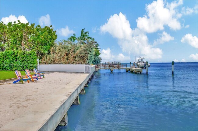 Building Photo - 200 Harbor Dr