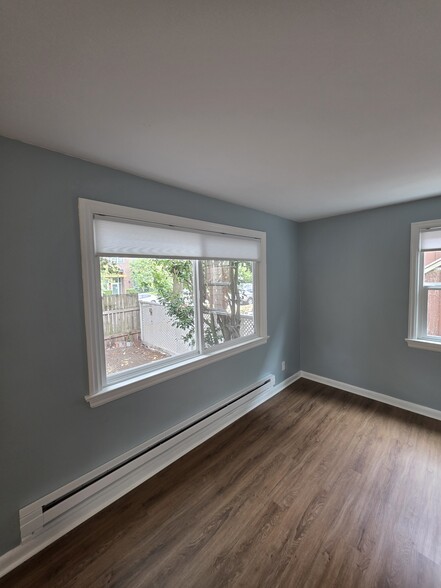 Living room - 4424 42nd Ave SW