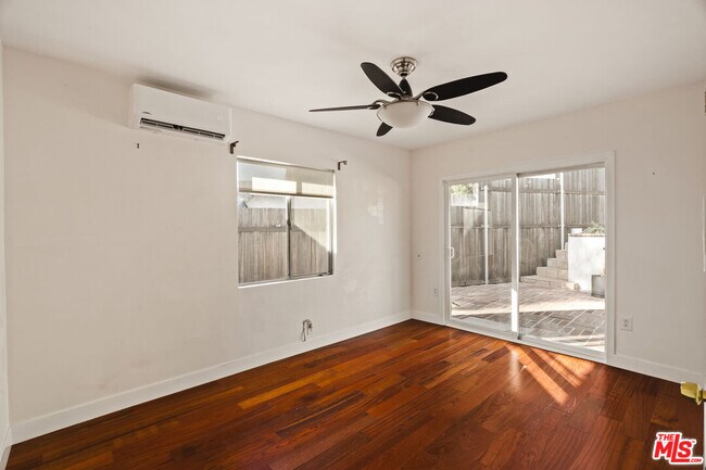 Building Photo - 1231 Montecito Dr
