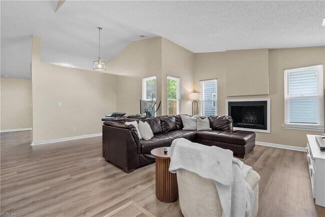 Building Photo - 3852 Danville Ct