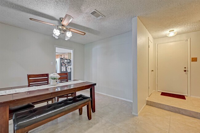 Building Photo - 16355 Sierra Grande Dr