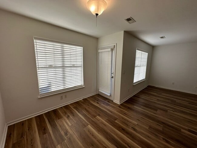 Building Photo - Townhouse / Stoney Creek