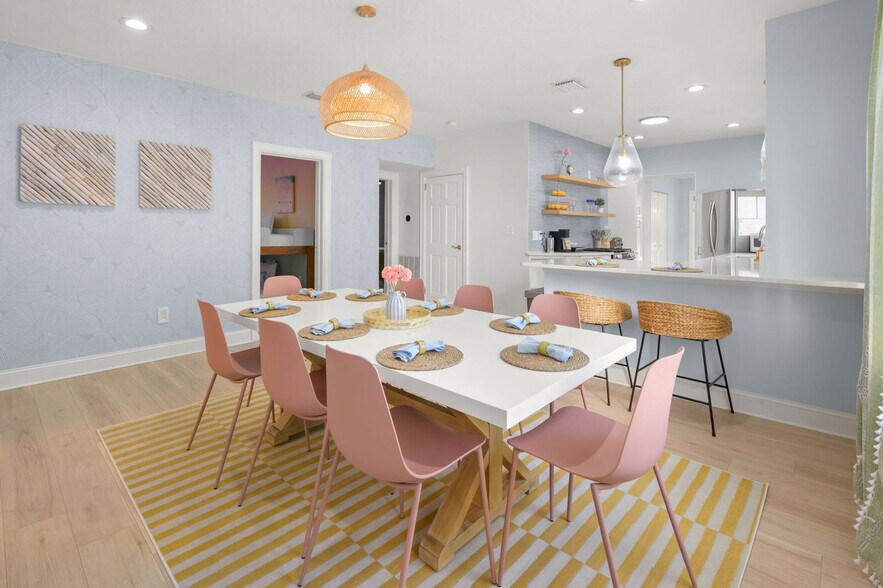 Building Photo - 522 31st St W