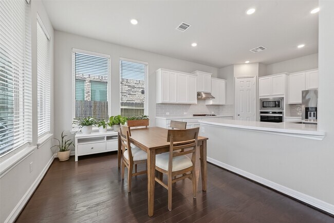 Building Photo - 4018 Martin Ridge Dr