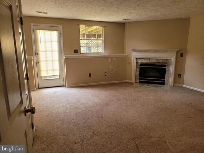 Building Photo - 104 Township Ct