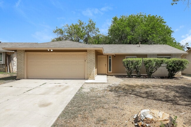 Building Photo - 1030 Honey Tree St