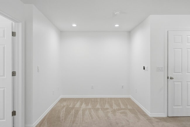 Building Photo - Bay Isle II