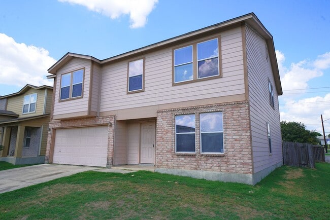 Building Photo - Charming 4-Bedroom, 2.5-Bathroom Home in C...