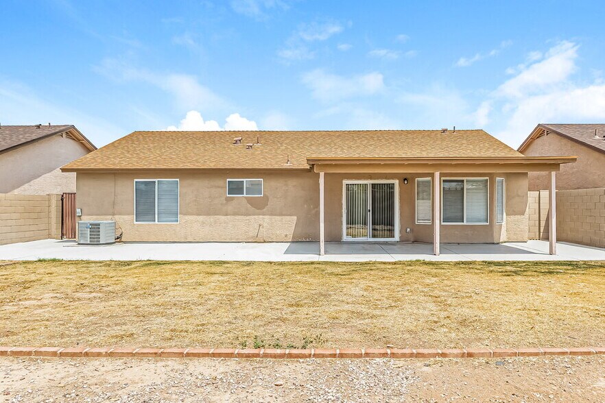 Building Photo - 986 S Wanda Dr