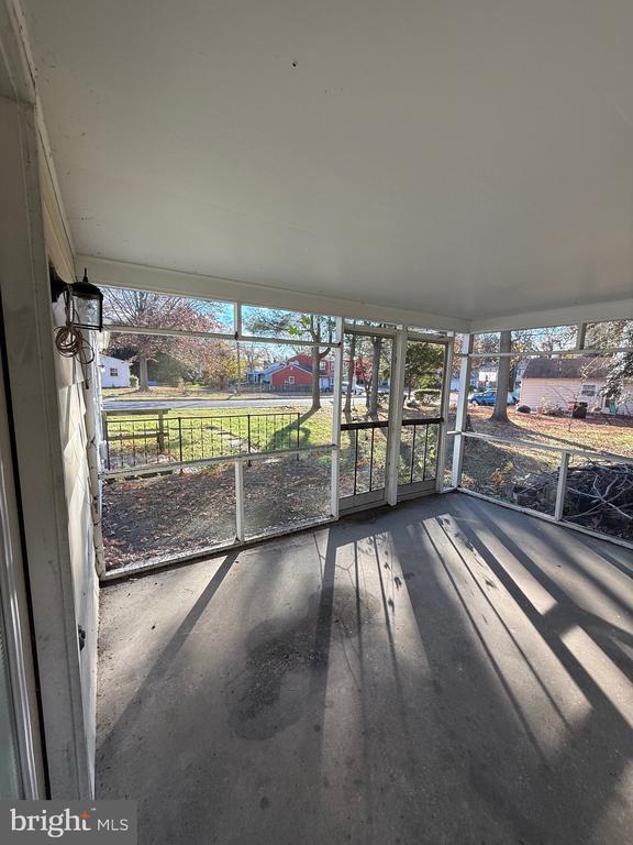 Building Photo - 606 Wyoming Ave