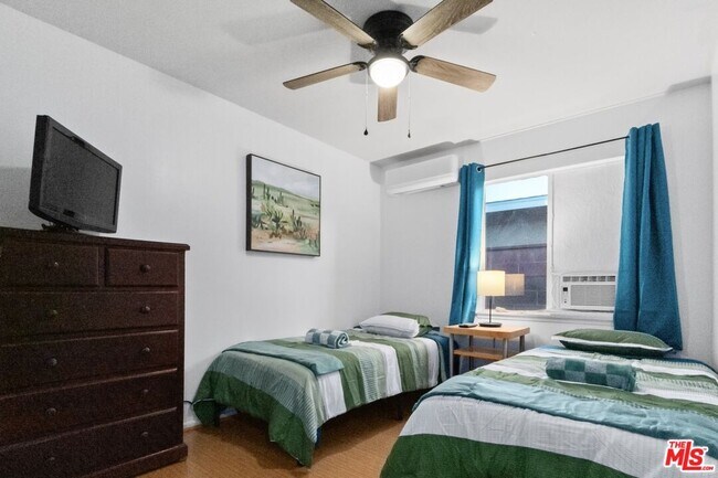 Building Photo - 38457 Sumac Ave