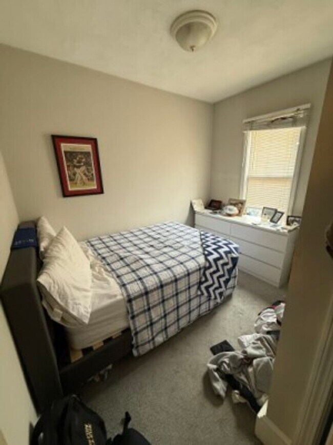 Building Photo - Southie 3 Bed Apartment - NO FEE - 9/1