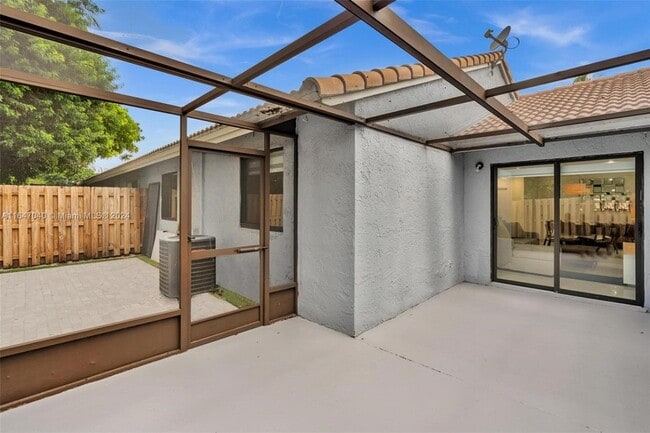 Building Photo - 9940 Watermill Cir