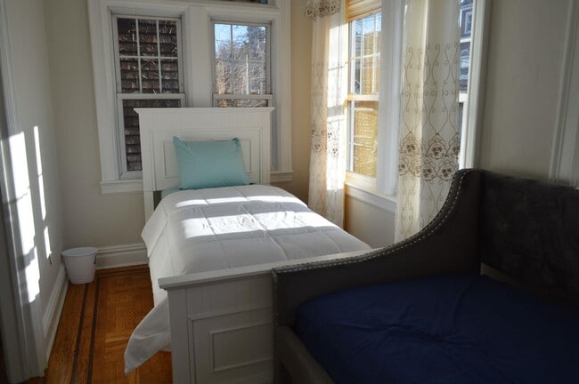 Building Photo - 286 Fulton Ave