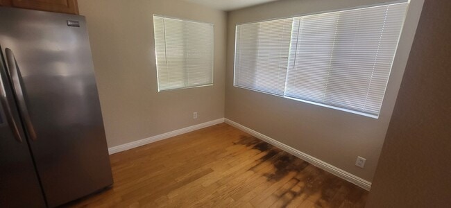 Building Photo - 4 Bedroom, 3 Bath Cul-de-Sac in Hemet