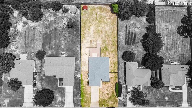 Building Photo - 2104 Frontera St