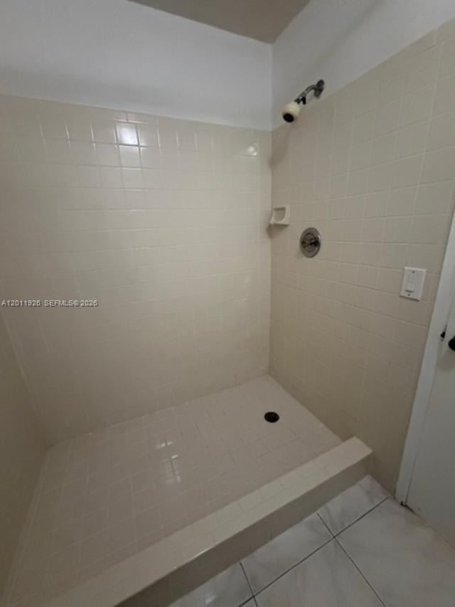 Building Photo - 667 Woodgate Ln