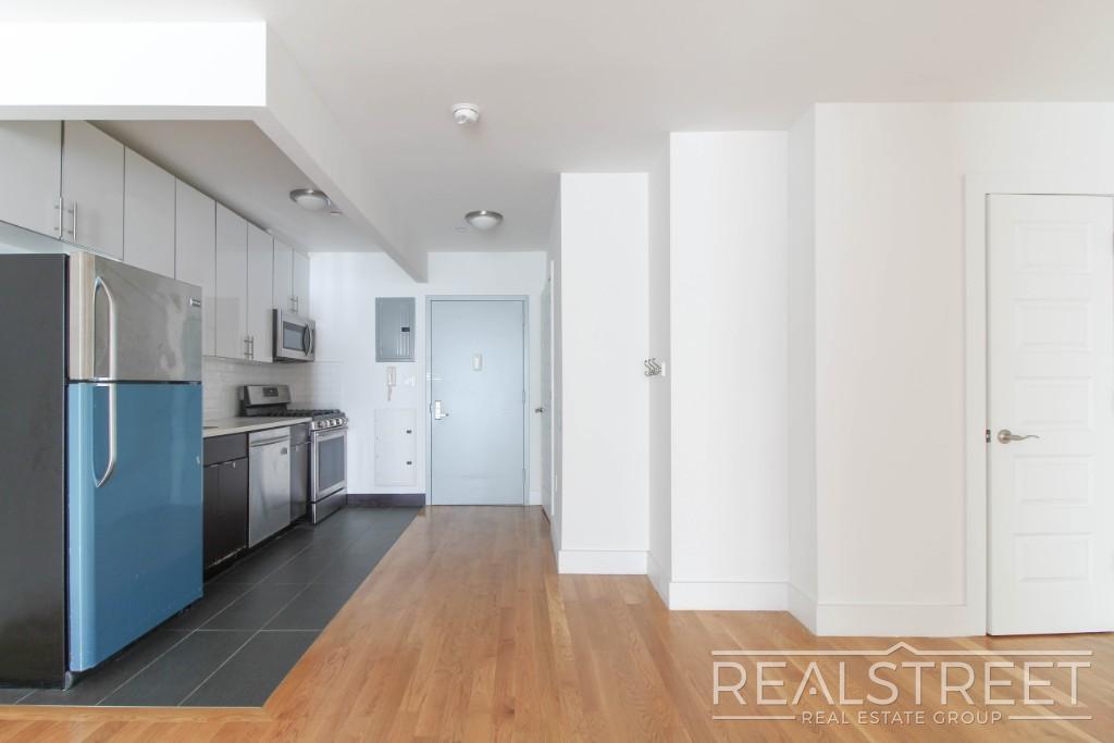 Building Photo - LUXURY LOFT in Queens!
