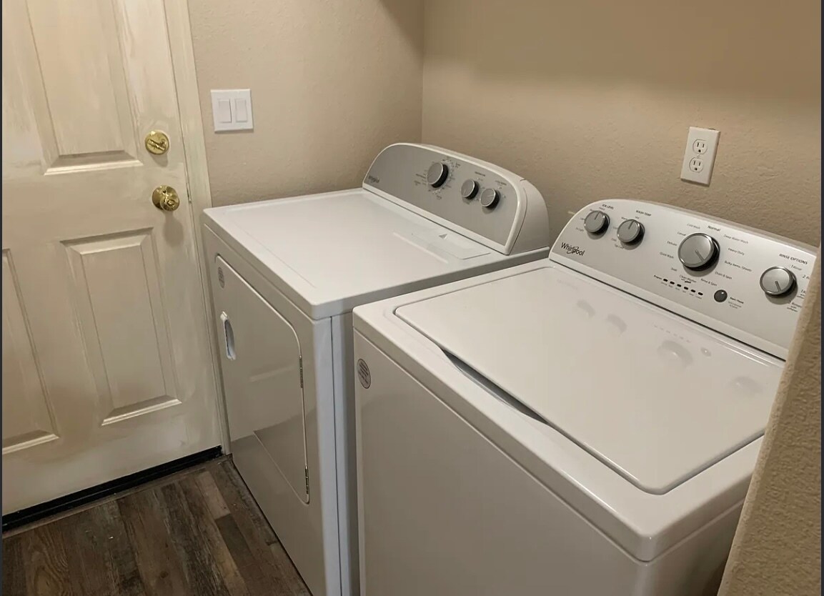 Building Photo - 1642 Prentiss Dr