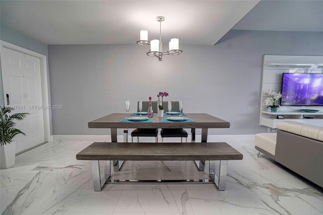 Building Photo - 1261 Presidio Dr