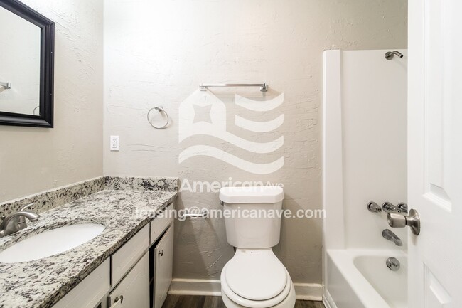 Building Photo - 122 Victor Rd