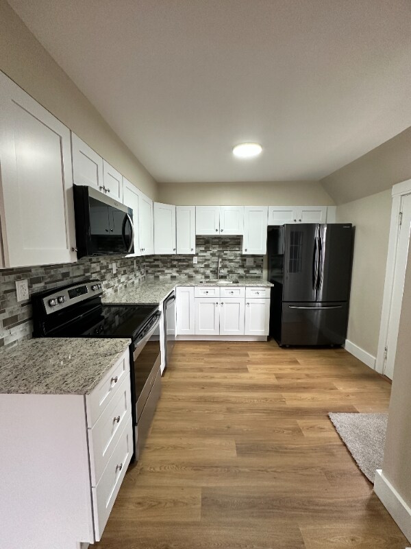 Building Photo - 367 Lake Ave