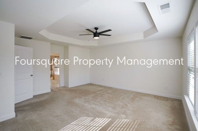 Building Photo - Spacious Single-Family Home with Open Floor Plan, Loft & Two-Car Garage – In the Popular Arrowhea...