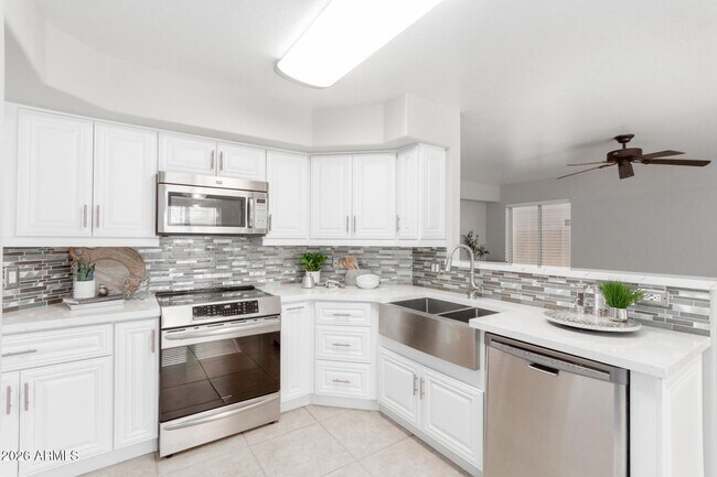 Building Photo - 3611 E Windmere Dr
