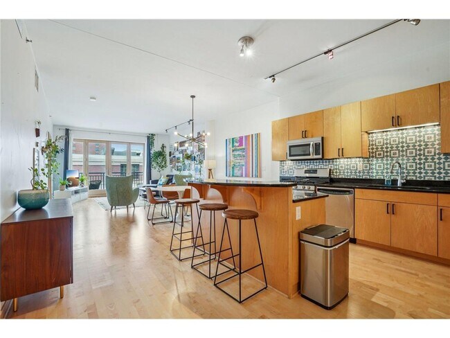 Primary Photo - 401 N 2nd St