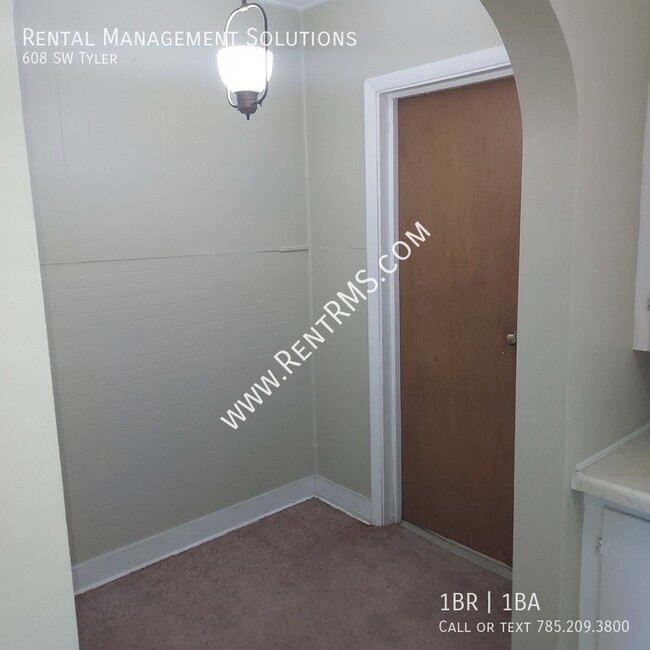 Building Photo - 608 SW Tyler-