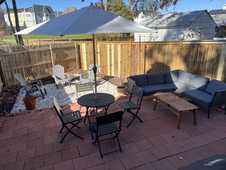 Back patio - 5108 Bromley Ln