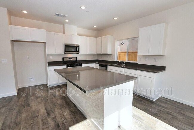 Building Photo - 716 Franklin St