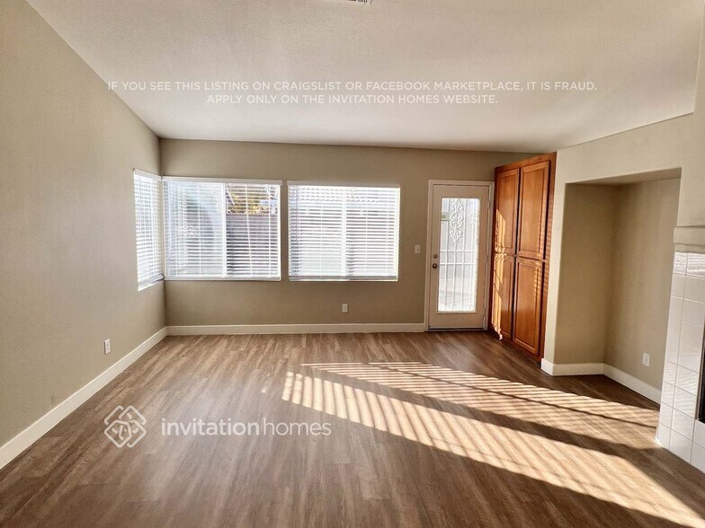 Building Photo - 1897 Longmeadow St