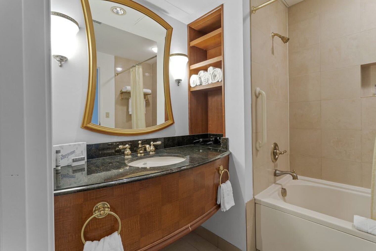 Building Photo - 810 Pacific Ave