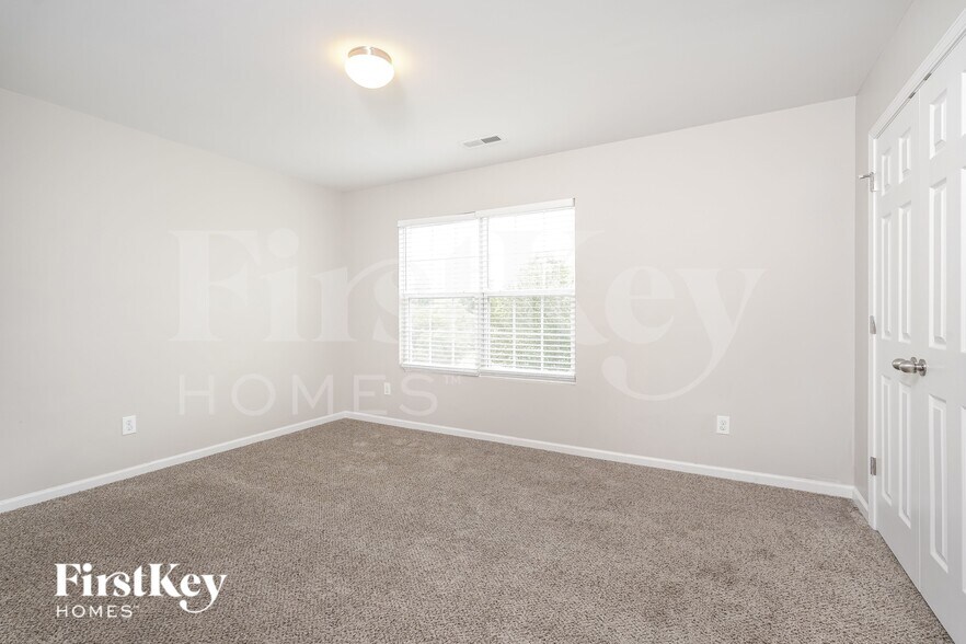 Building Photo - 294 Hartsfield Forest Dr