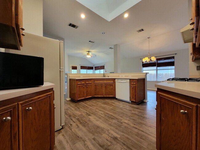 Building Photo - 722 Minturn Ln