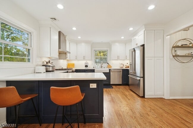 Building Photo - 17 Edison Dr