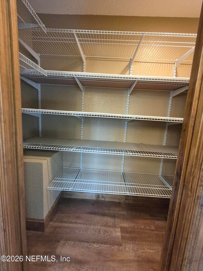 Building Photo - 1729 Coulee Ave