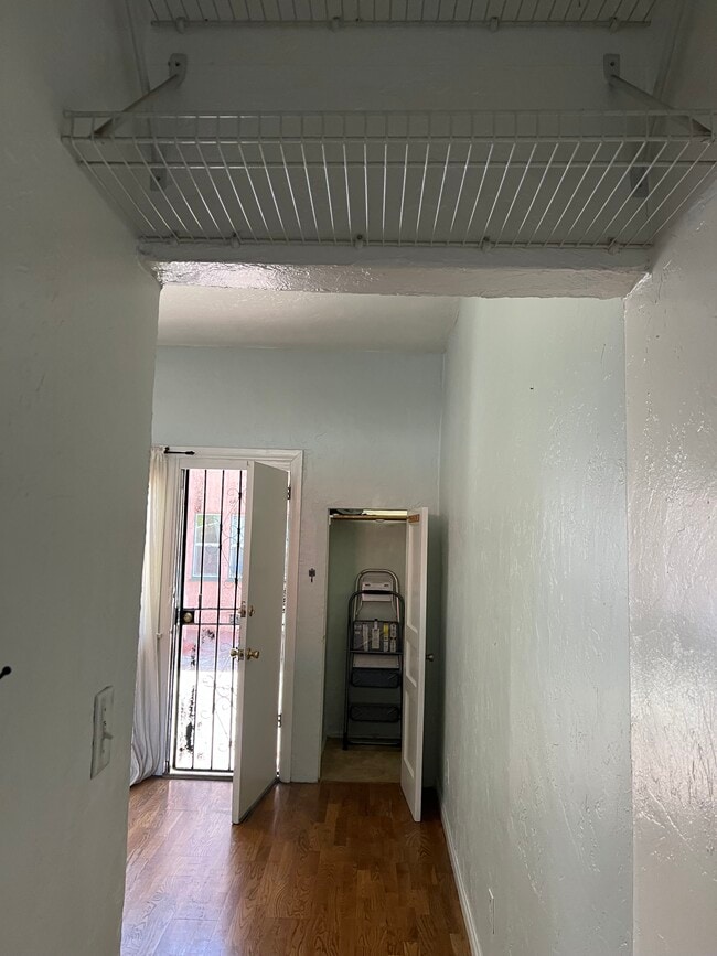 Building Photo - 6089 Cashio St