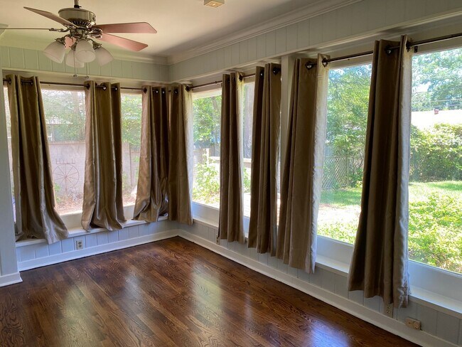 Building Photo - Beautiful 3/2 in South Highlands