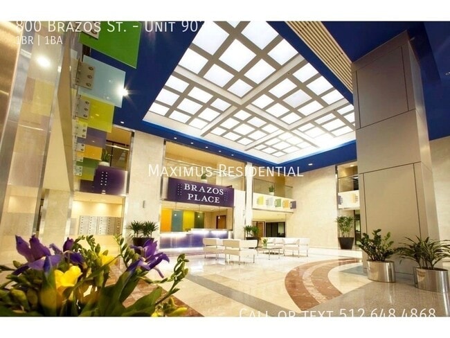 Building Photo - 800 Brazos St