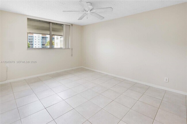 Building Photo - 505 E Dania Beach Blvd