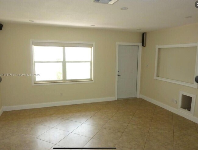 Building Photo - 7305 NW 95th Way