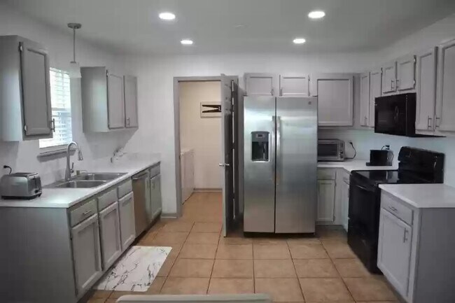 Building Photo - 1977 W Deane St