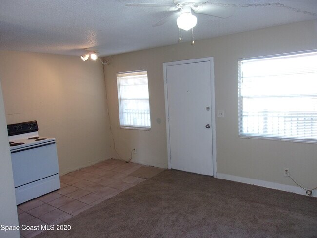 Building Photo - 1711 Dixon Blvd
