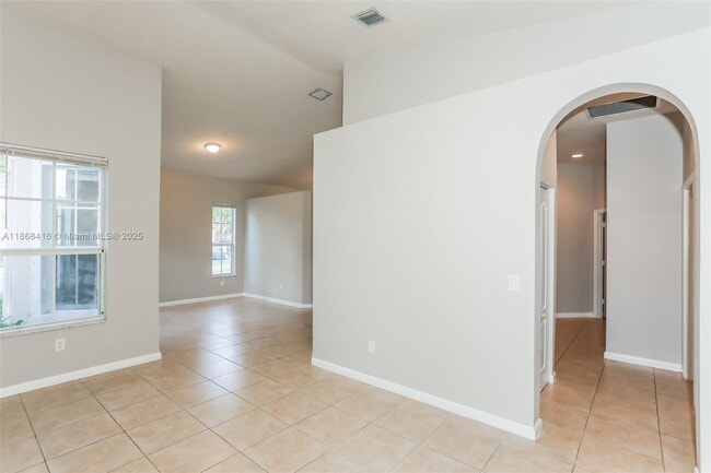 Building Photo - 1700 NE 37th Pl